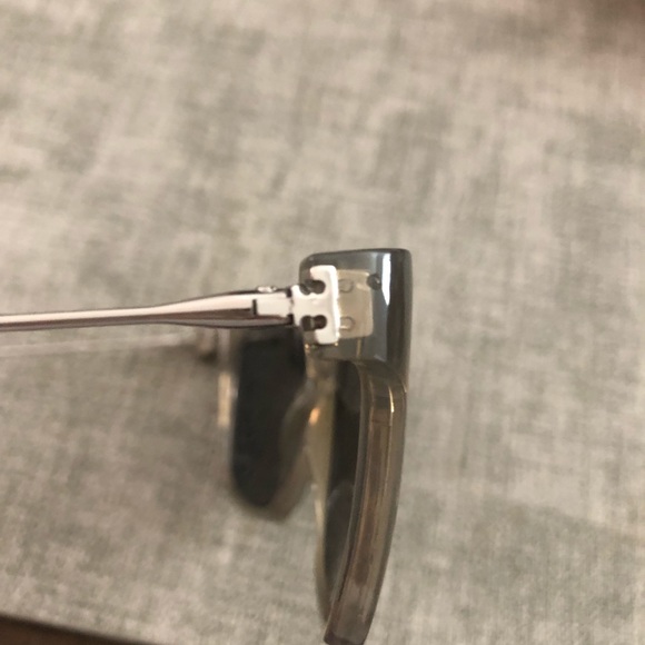 Tory Burch sunglasses - Picture 4 of 5
